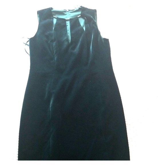 Elie Tahari Dresses & Skirts - Elie Tahari velvet dress Elie Tahari Dresses & Skirts - Elie Tahari velvet dress